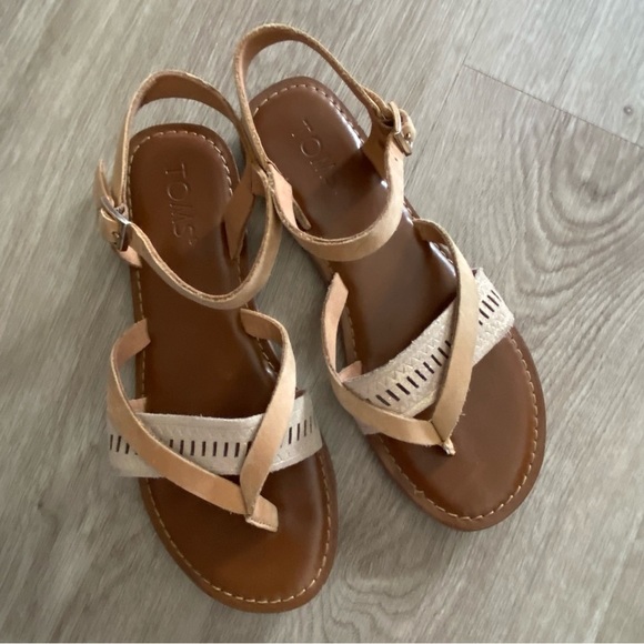 TOMS Lexie Sandstorm Leather Metallic sandals - Picture 4 of 13